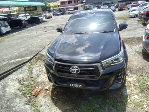 TOYOTA HILUX D/CAB 2.8 BLACK EDITION AT 4X4