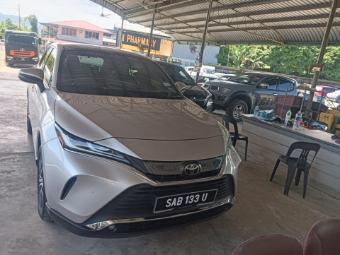 TOYOTA HARRIER 2.0