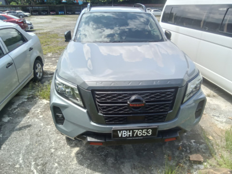 NISSAN NAVARA 2.5 PRO-4X AT 4WD