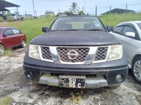 NISSAN NAVARA 2.5L 4X4 (M)