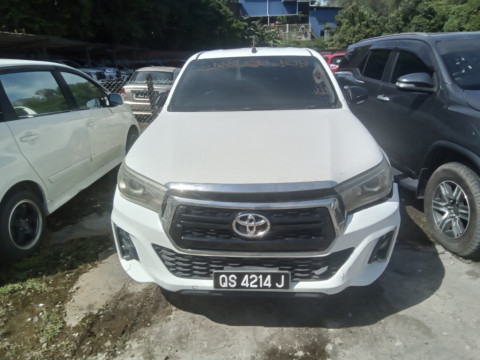 TOYOTA HILUX D/CAB 2.4G MT 4X4