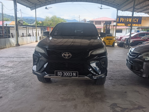 TOYOTA FORTUNER 2.4