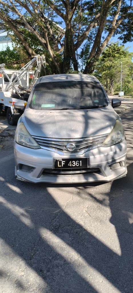 NISSAN GRAND LIVINA 1.6