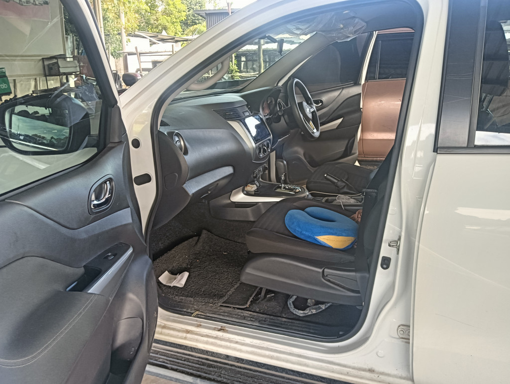 NISSAN NAVARA 2.5 (A)