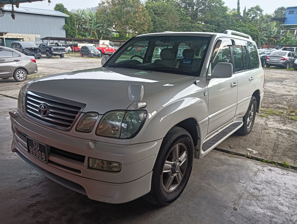 TOYOTA GH-UZJ100W