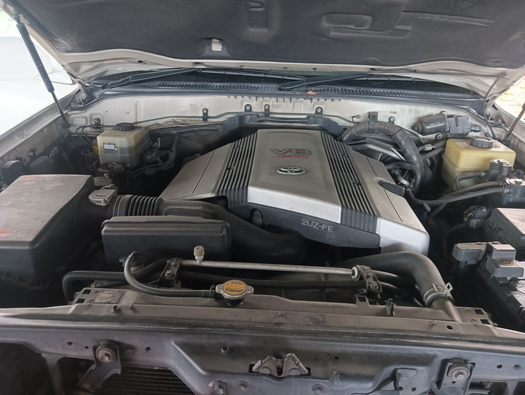 TOYOTA GH-UZJ100W
