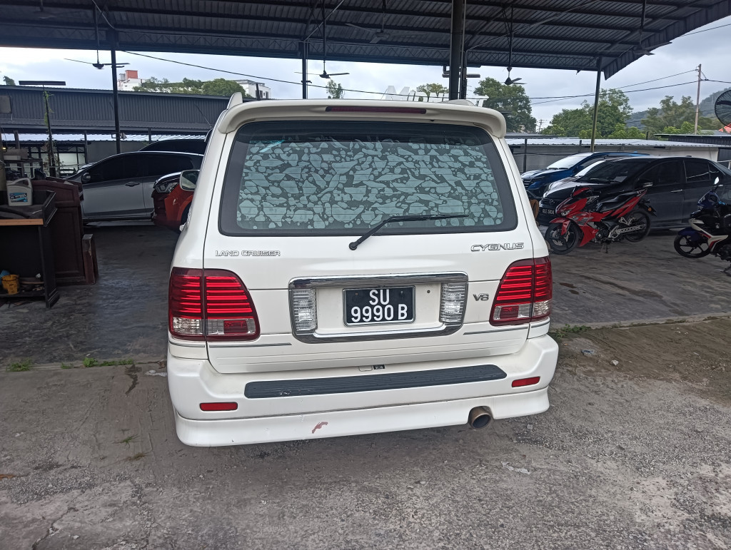 TOYOTA GH-UZJ100W