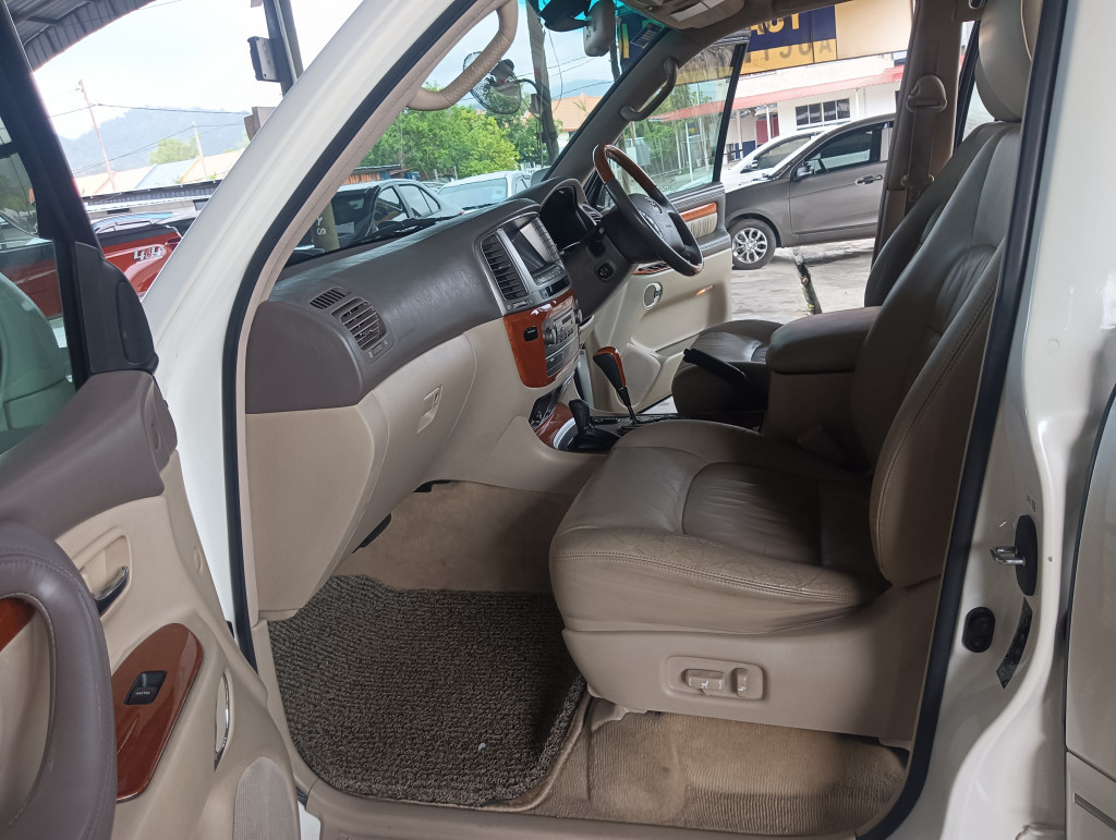 TOYOTA GH-UZJ100W