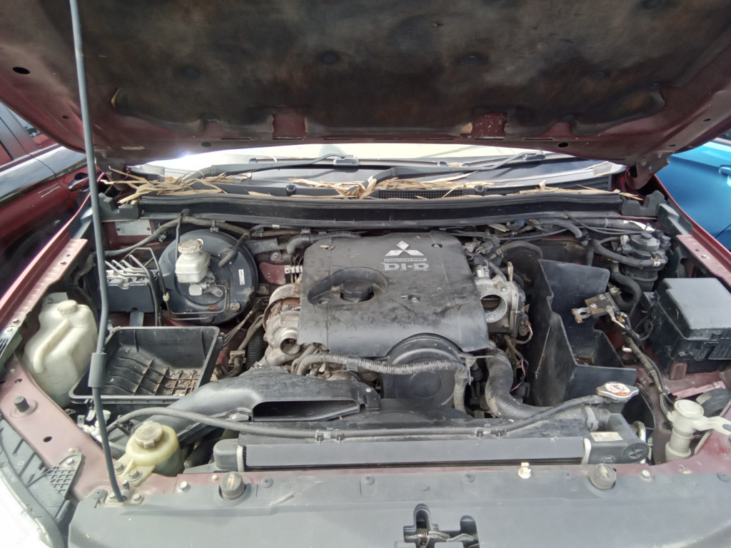 MITSUBISHI TRITON VGT 2.5