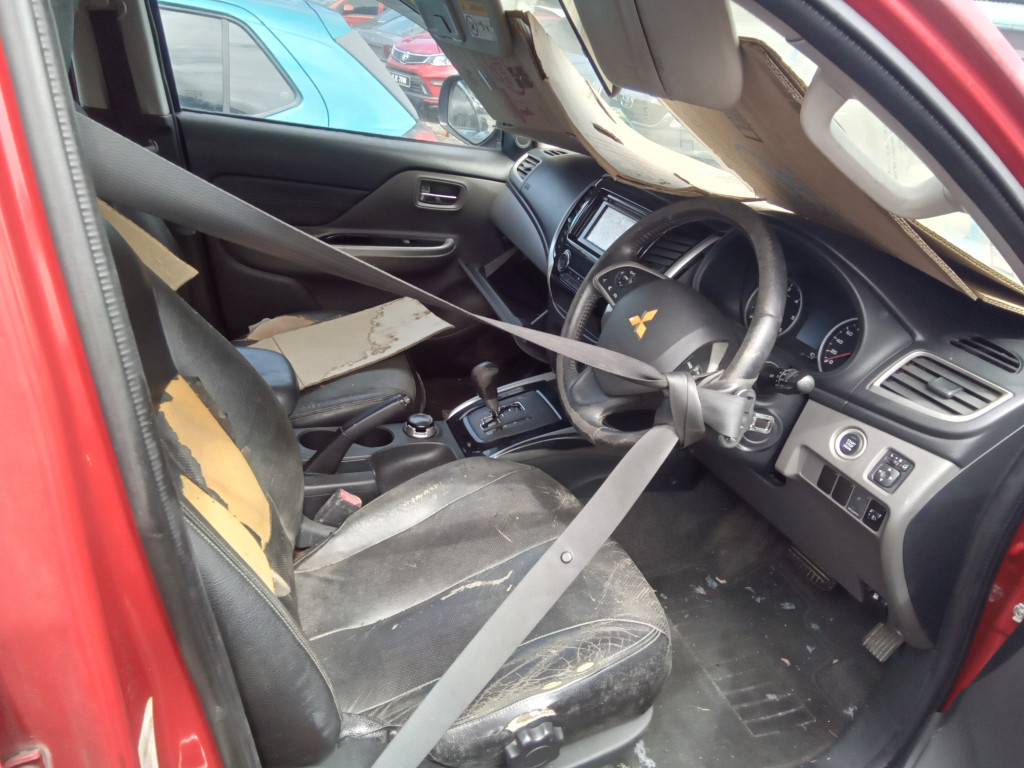 MITSUBISHI TRITON VGT 2.5