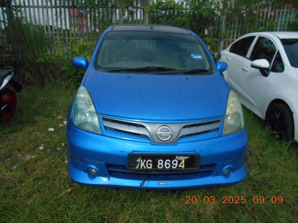 NISSAN GRAND LIVINA AUTO