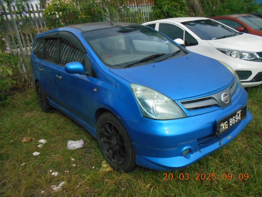 NISSAN GRAND LIVINA AUTO