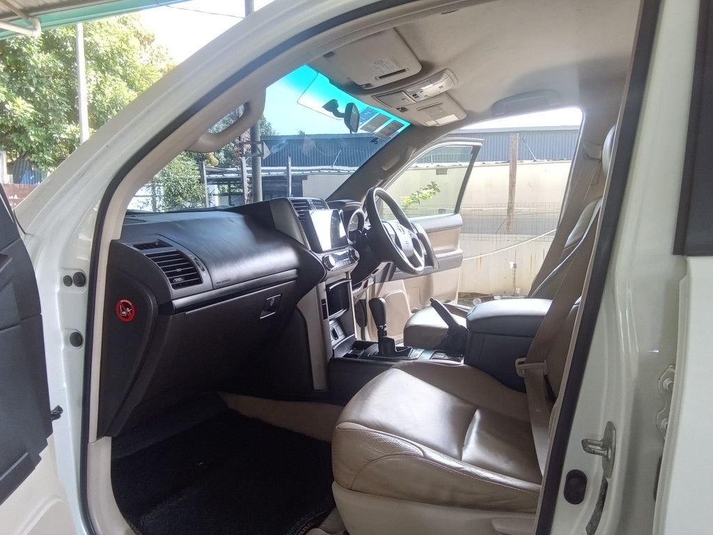 TOYOTA LAND CRUISER PRADO 2.7