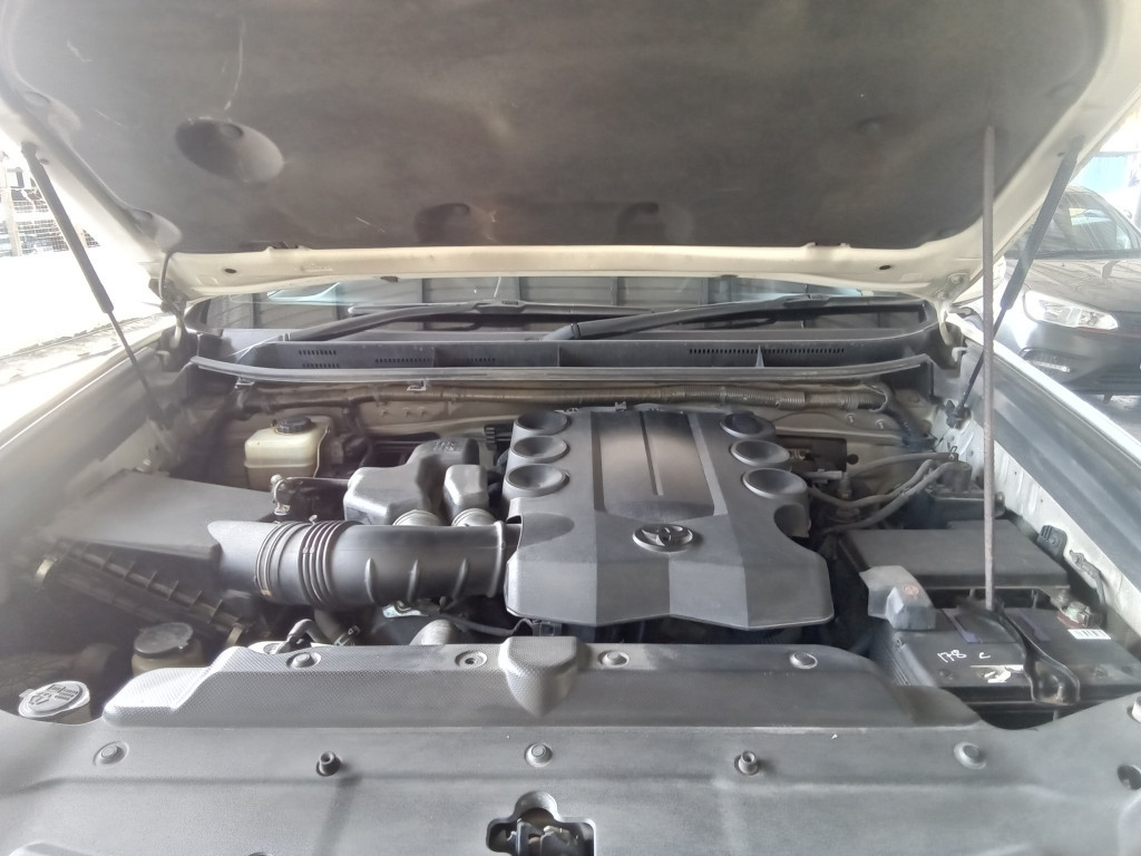 TOYOTA LAND CRUISER PRADO 2.7