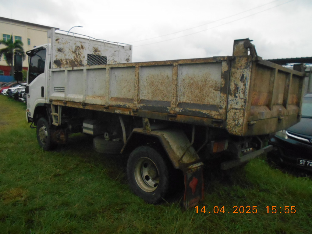 ISUZU NPS81UHH STANDARD MILE STEEL TIPPER TRUCK 4778 C.C