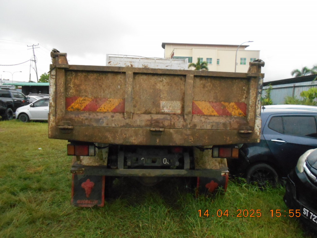 ISUZU NPS81UHH STANDARD MILE STEEL TIPPER TRUCK 4778 C.C