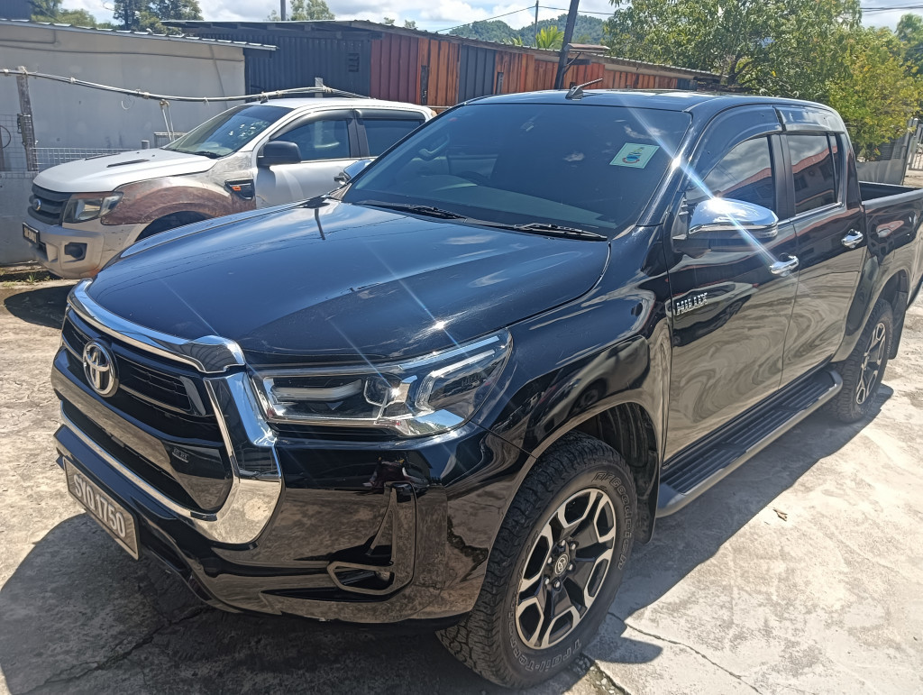 TOYOTA HILUX D/C 2.4V AT 4X4