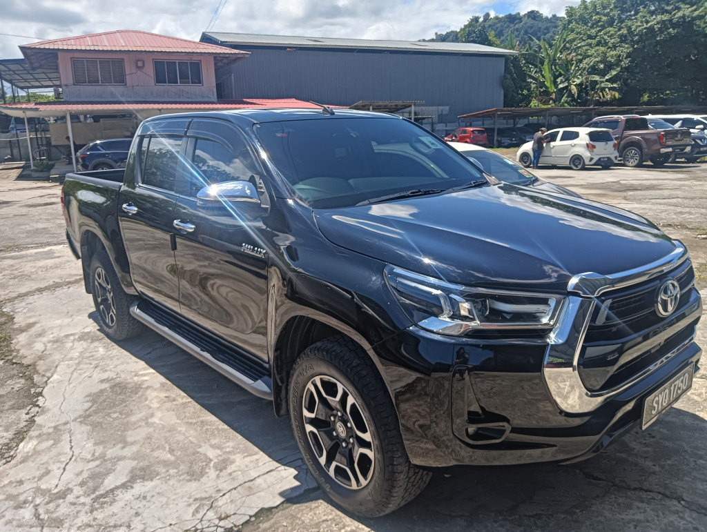 TOYOTA HILUX D/C 2.4V AT 4X4