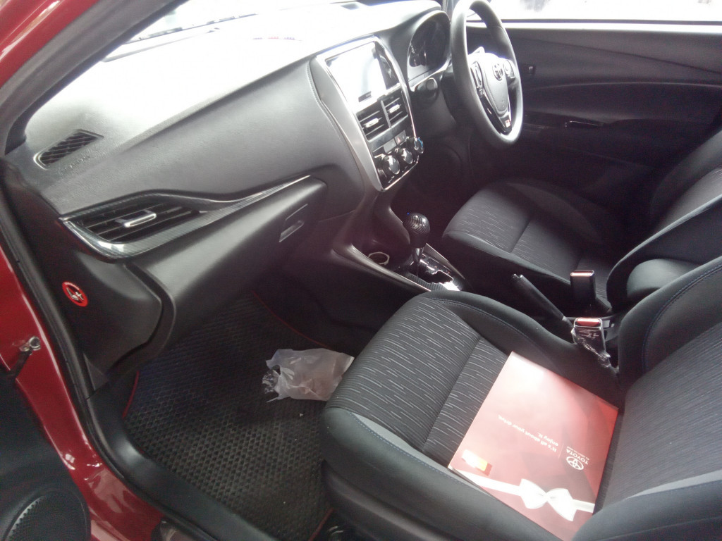 TOYOTA YARIS 1.5E (AT)