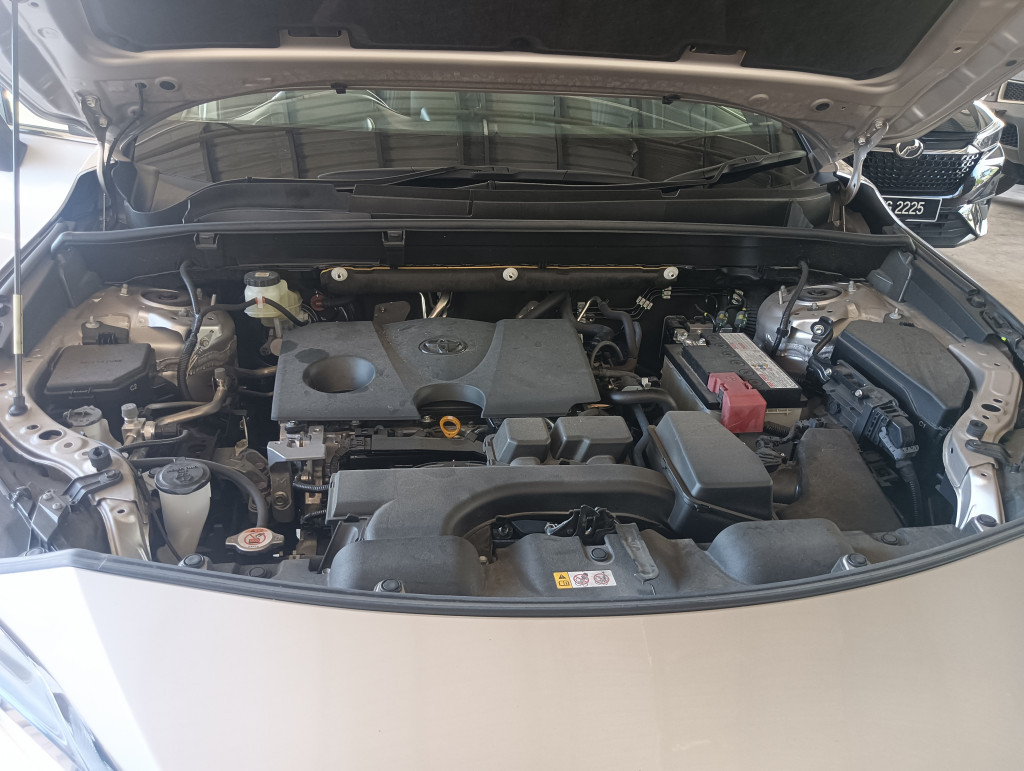 TOYOTA HARRIER 2.0