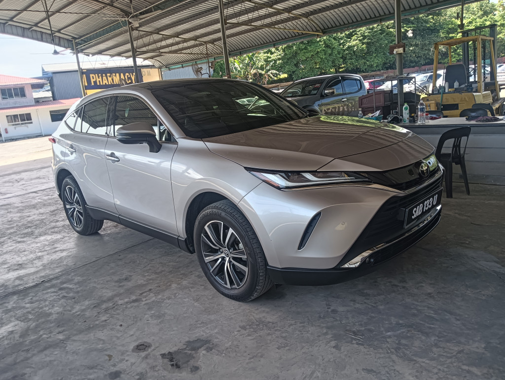 TOYOTA HARRIER 2.0