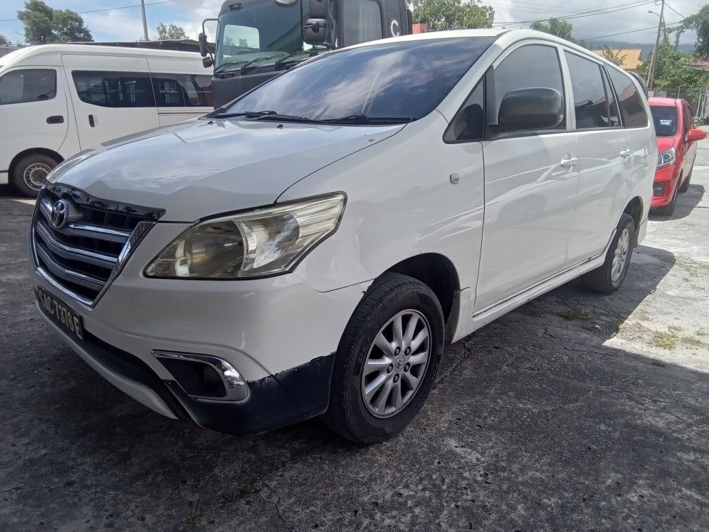 TOYOTA INNOVA 2.0