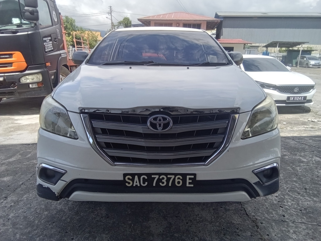 TOYOTA INNOVA 2.0