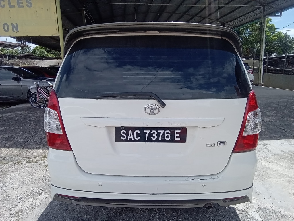 TOYOTA INNOVA 2.0