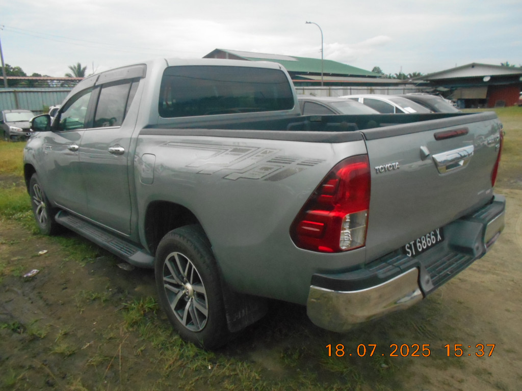 TOYOTA HILUX D/C 2.8G AT