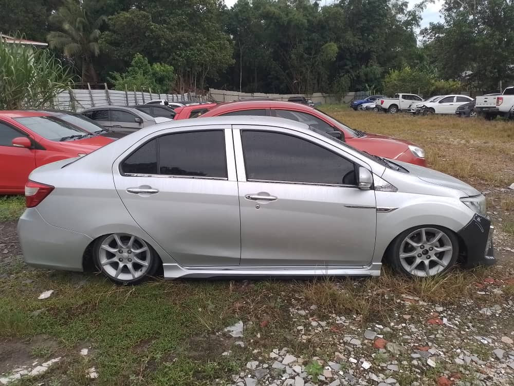 PERODUA BEZZA 1300 AV (AUTO)