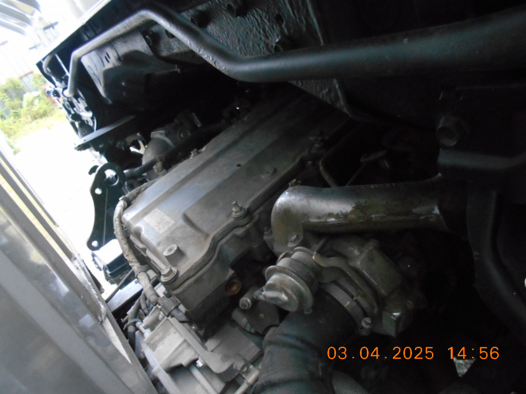 ISUZU NPR81 UKH STEEL BOX