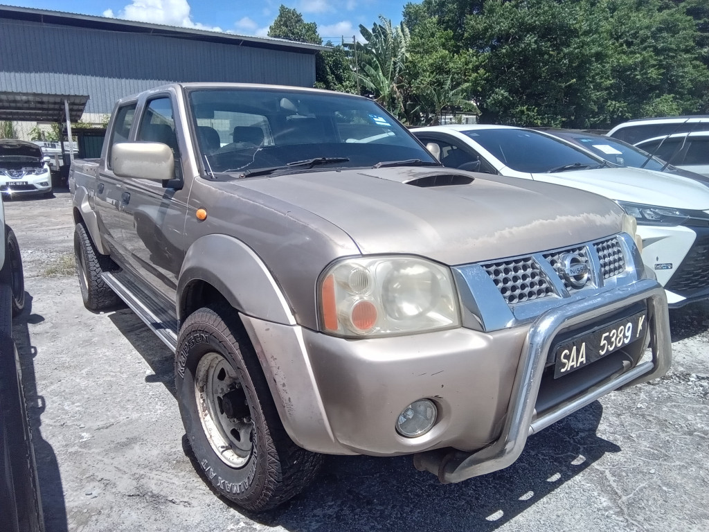 NISSAN FRONTIER D/CAB