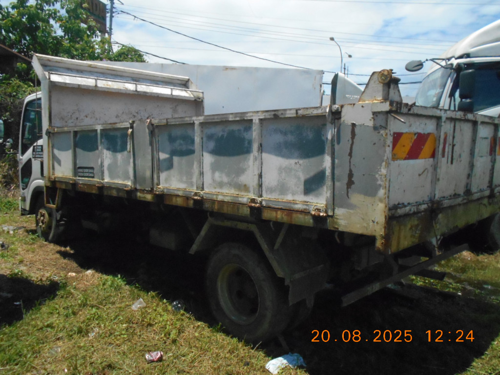 ISUZU NPR85UKH RB/BK M38S