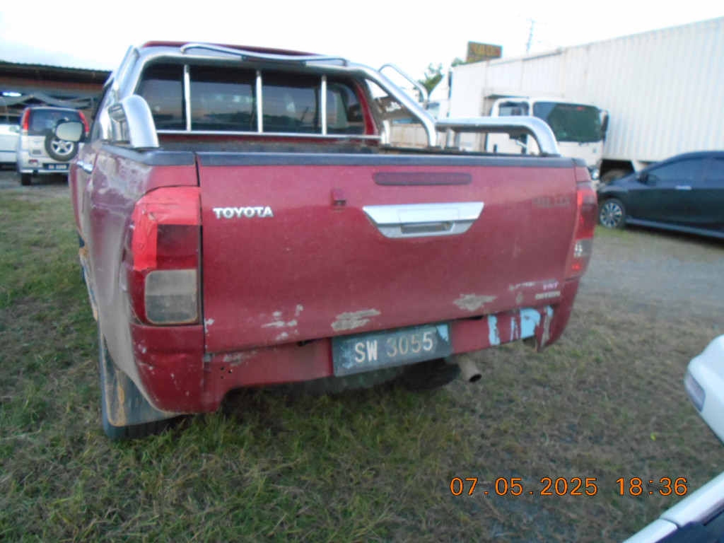 TOYOTA HILUX D/CAB 2.8 L-EDITION AT 4X4