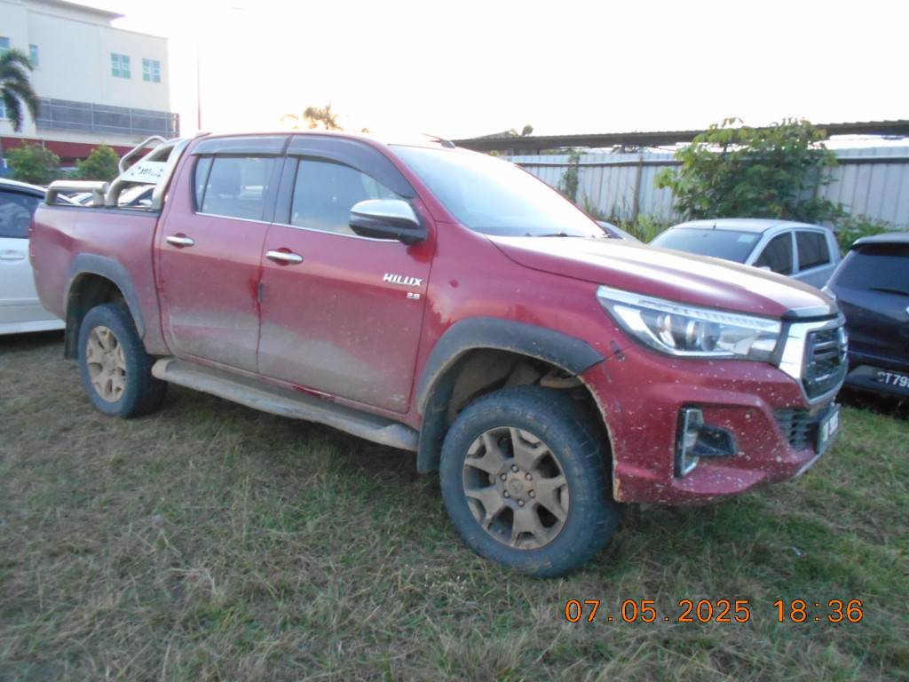 TOYOTA HILUX D/CAB 2.8 L-EDITION AT 4X4