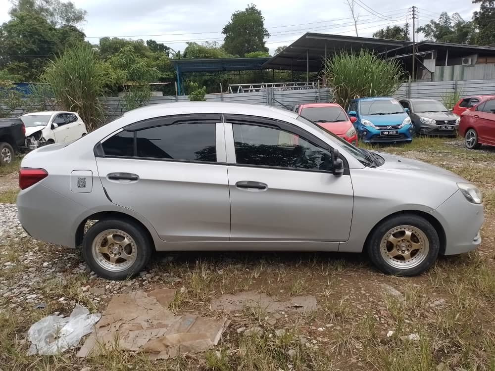 PROTON SAGA 1.3 PREMIUM CVT