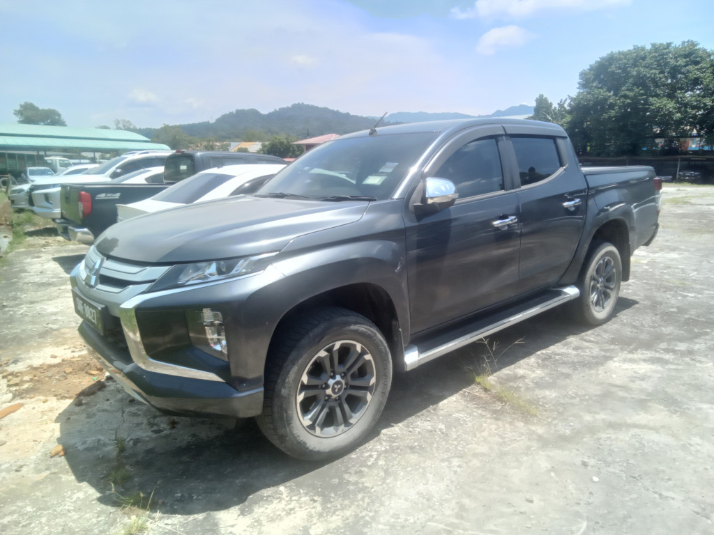 MITSUBISHI TRITON 2.4