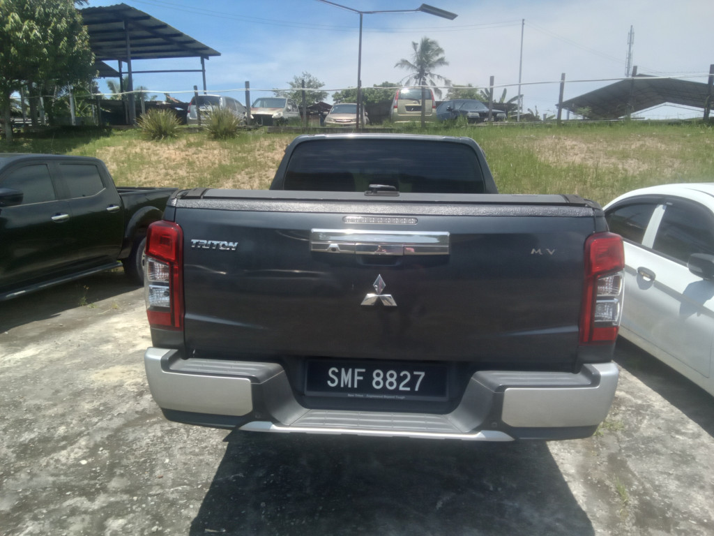 MITSUBISHI TRITON 2.4