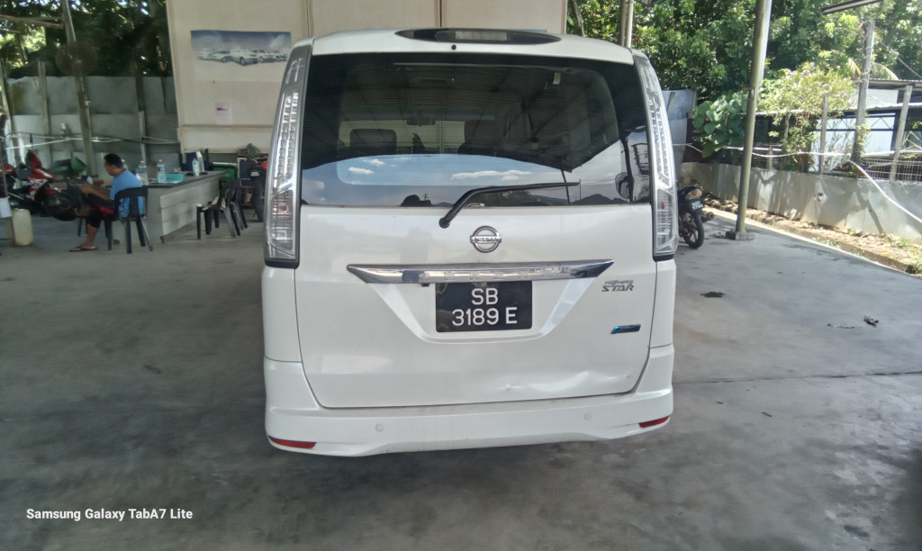 NISSAN SERENA 2.0