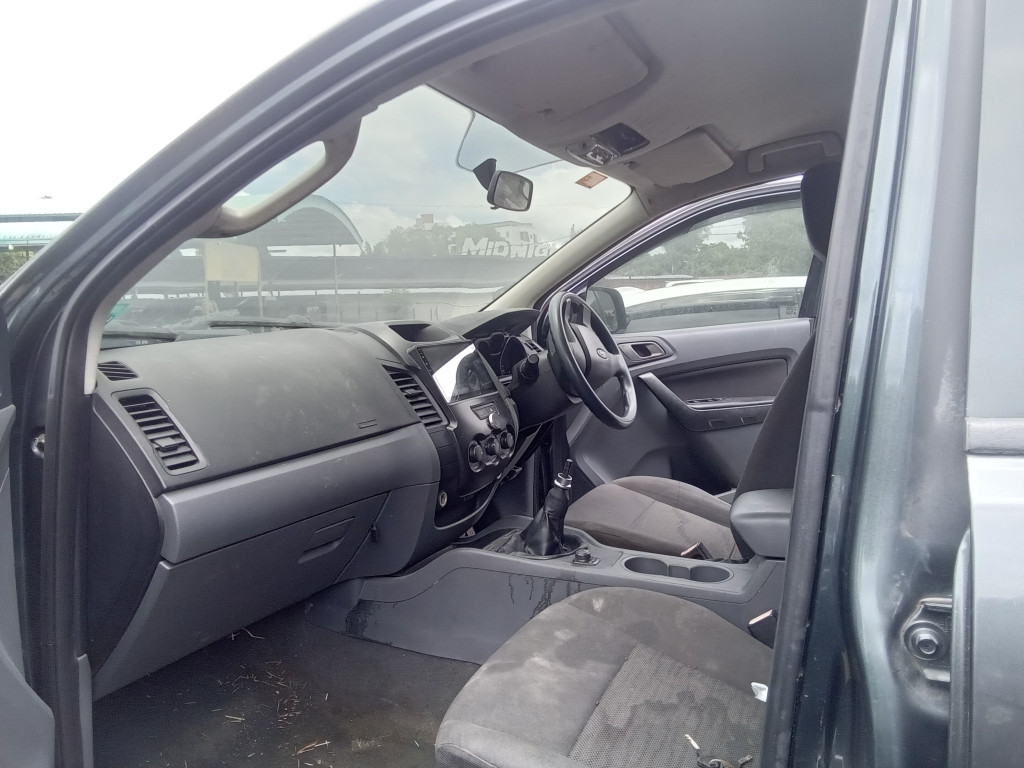FORD RANGER 2.2 XL 4WD MT