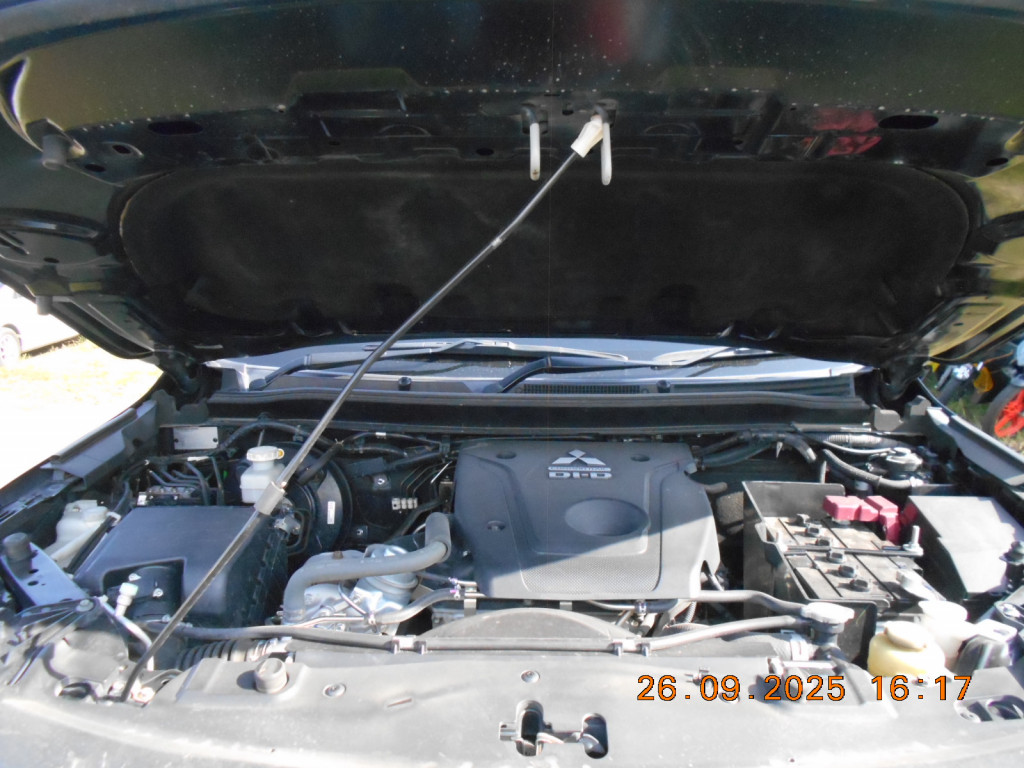 MITSUBISHI TRITON 2.4