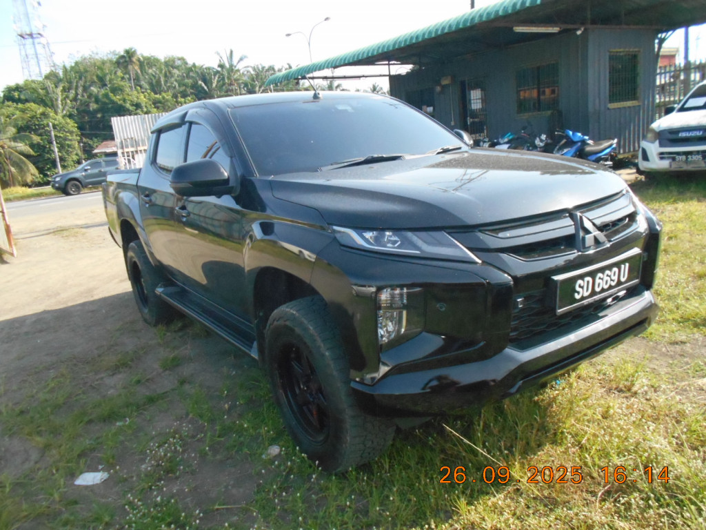 MITSUBISHI TRITON 2.4