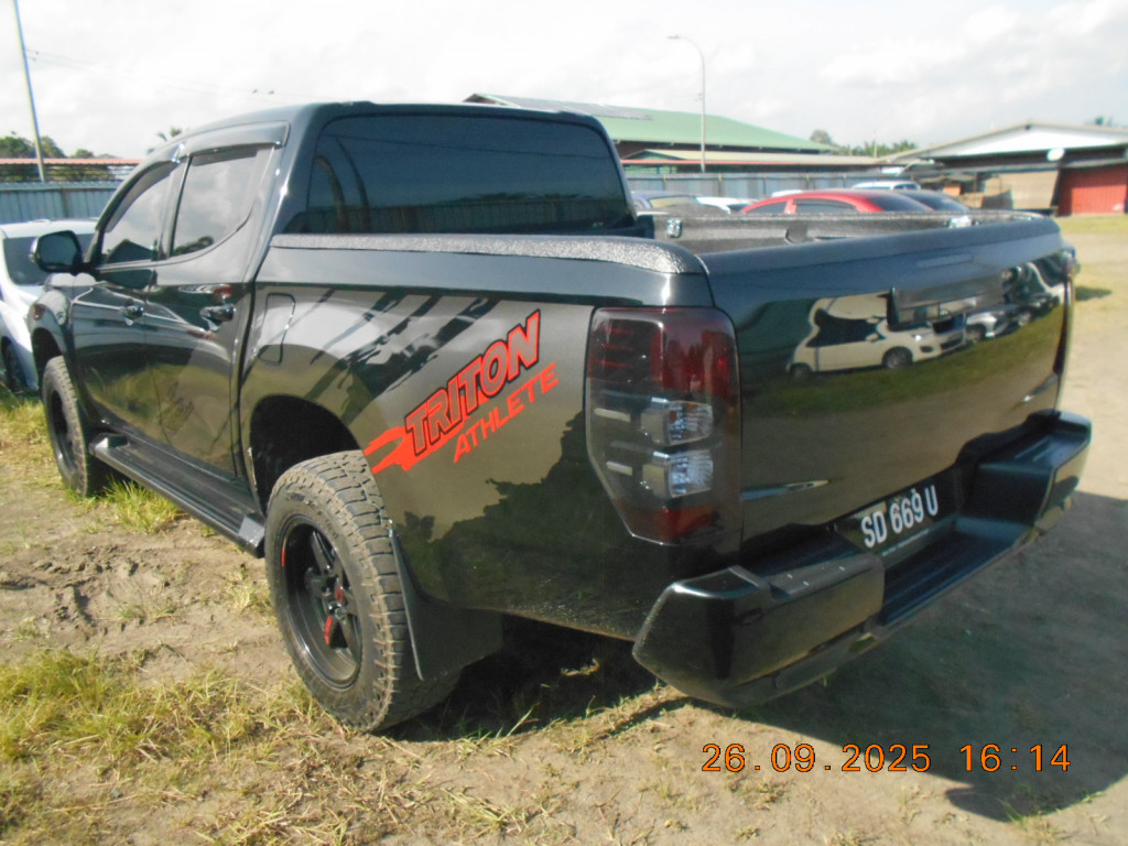 MITSUBISHI TRITON 2.4