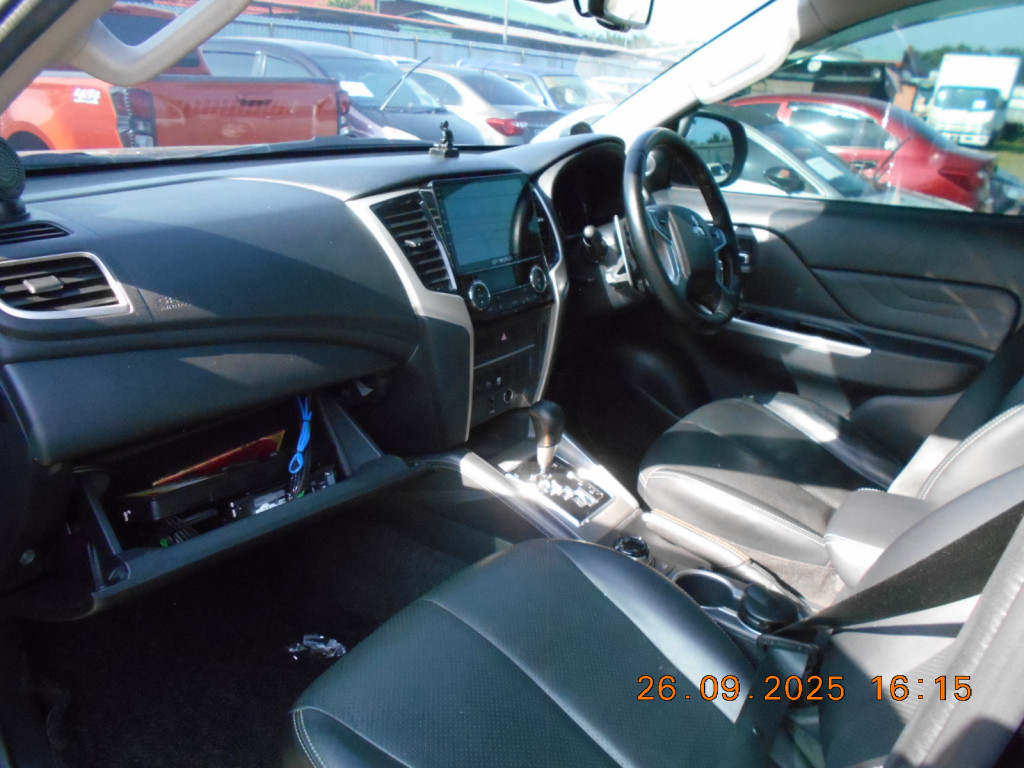 MITSUBISHI TRITON 2.4