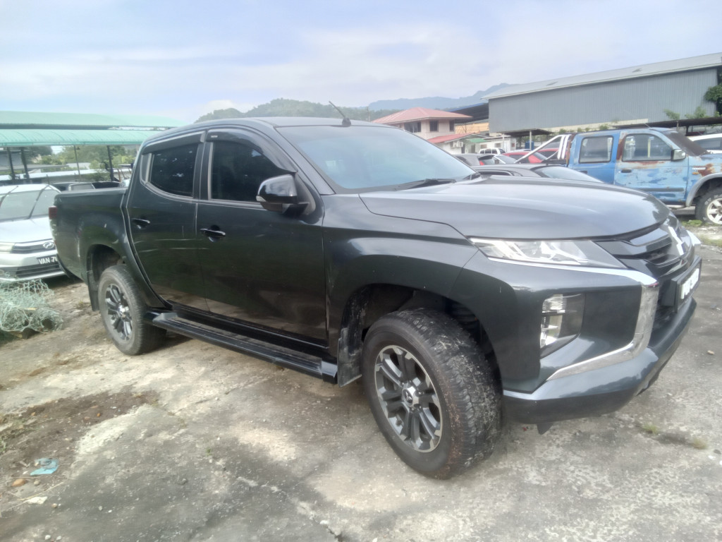 MITSUBISHI TRITON VGT 2.4