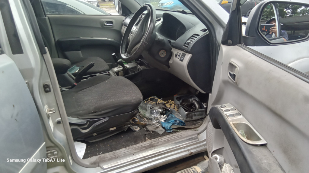 MITSUBISHI TRITON L200 2.5