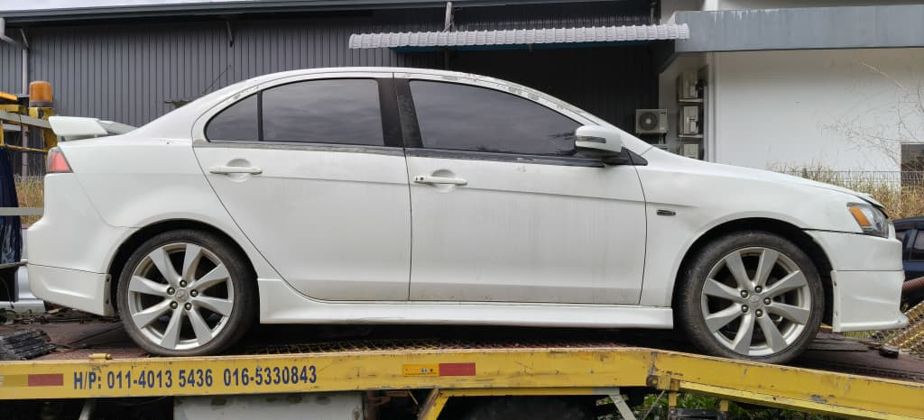 MITSUBISHI LANCER 2.0