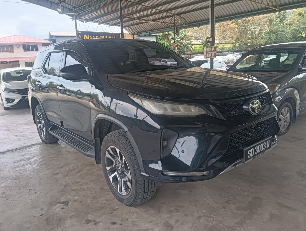 TOYOTA FORTUNER 2.4