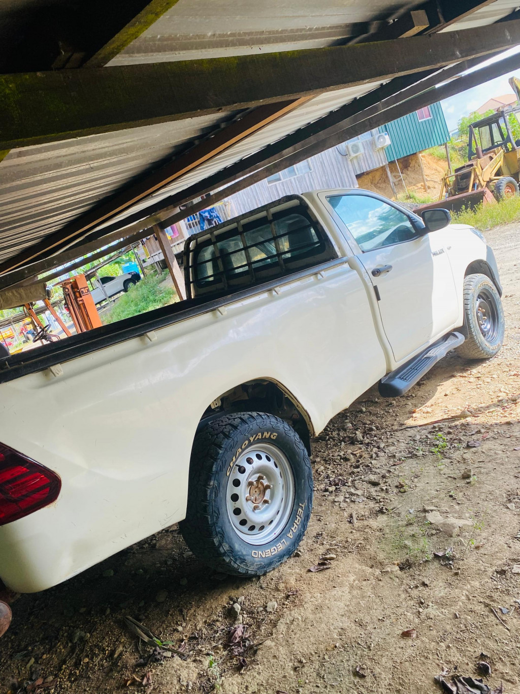 TOYOTA HILUX S/C 2.4MT 4X4