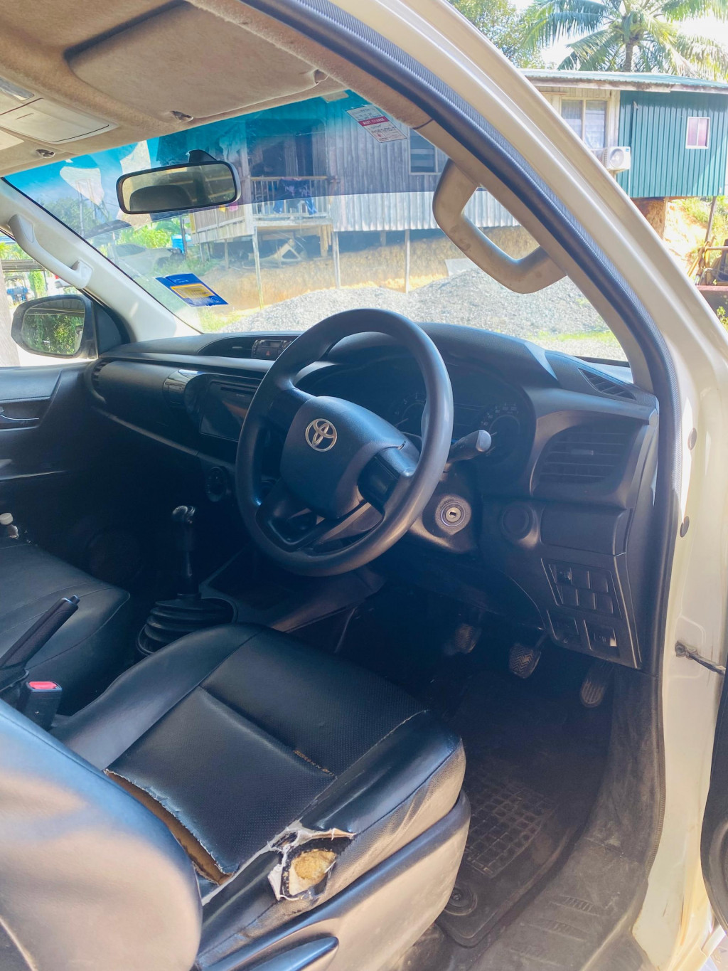 TOYOTA HILUX S/C 2.4MT 4X4